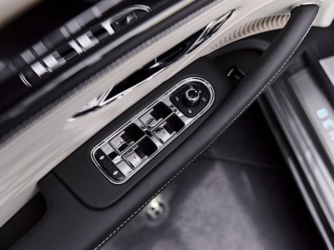 Used 2022 Bentley Flying Spur W12 AWD/4WD image 38
