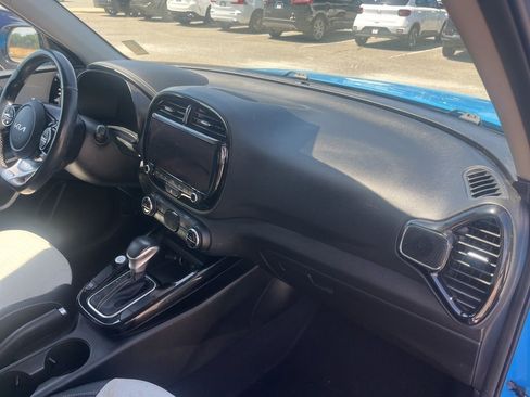 Used 2023 Kia Soul GT-Line FWD image 19