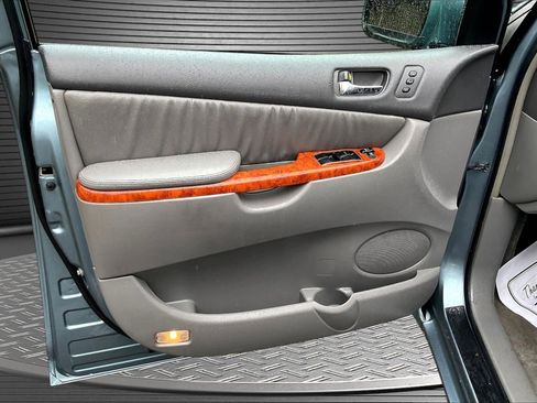 Used 2006 Toyota Sienna XLE Limited AWD/4WD image 19