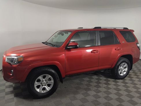 Used 2021 Toyota 4Runner SR5 RWD image 2