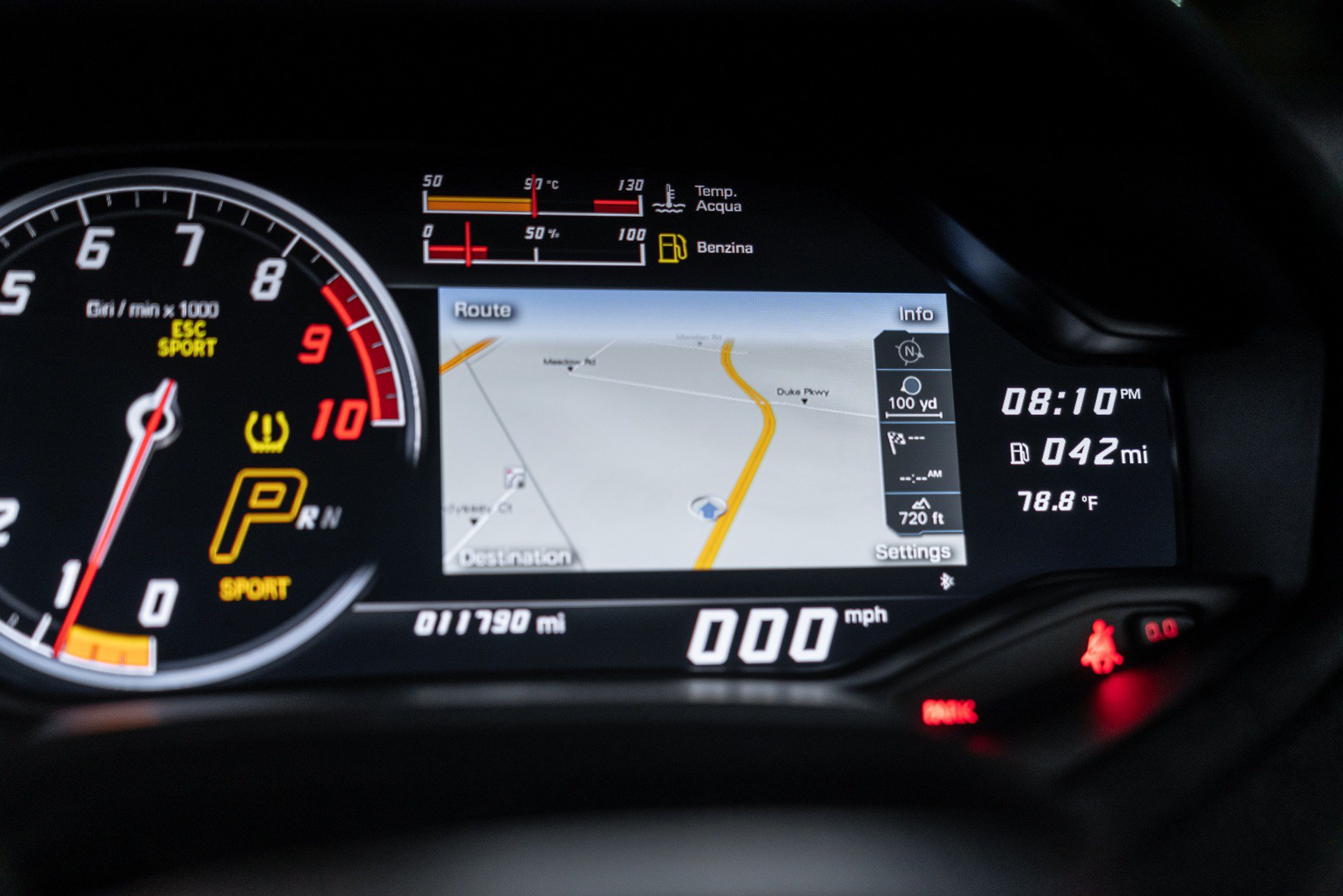 Used 2018 Lamborghini Huracan Performante AWD/4WD image 10
