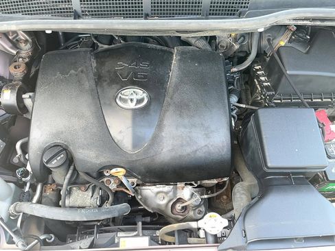 Used 2018 Toyota Sienna LE image 18