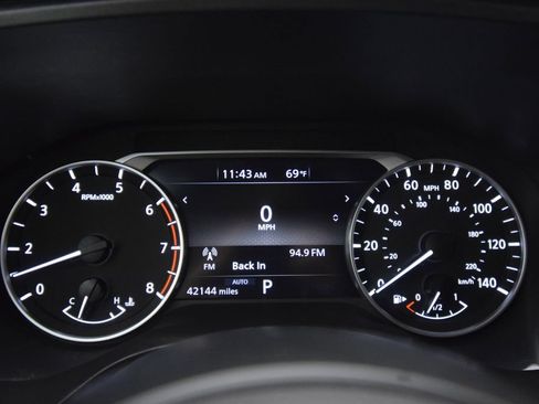 Used 2024 Nissan Rogue S AWD/4WD image 20