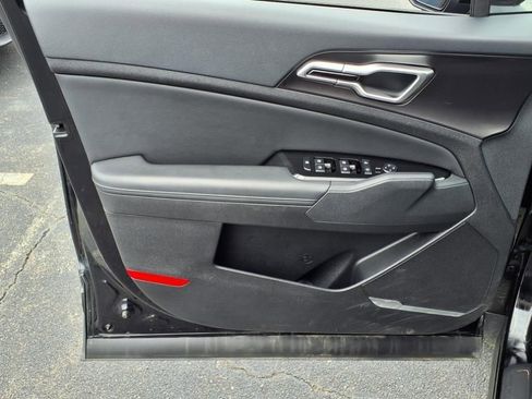 Used 2024 Kia Sportage EX image 8