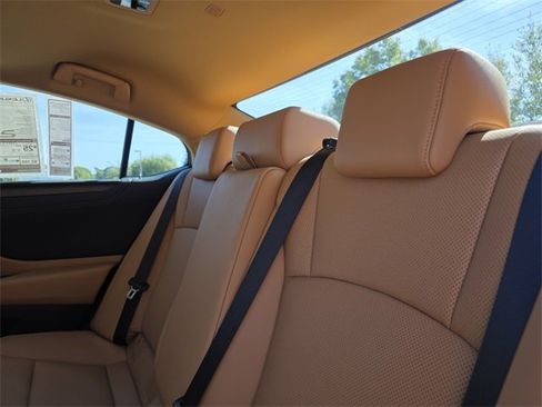 New 2025 Lexus ES 350 w/ Premium Package image 16