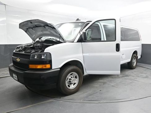 Used 2024 Chevrolet Express 3500 LS RWD image 43
