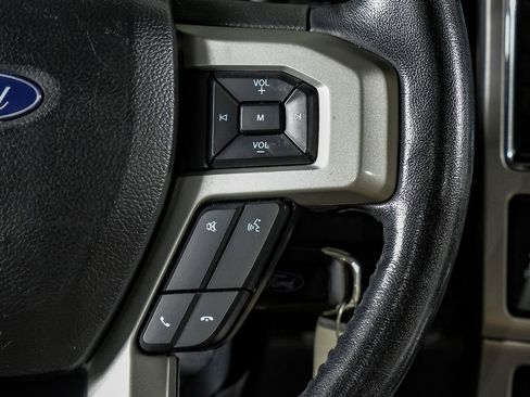 Used 2022 Ford F250 Lariat w/ Chrome Package image 18