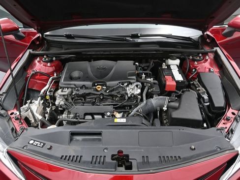 Used 2022 Toyota Camry LE FWD image 12