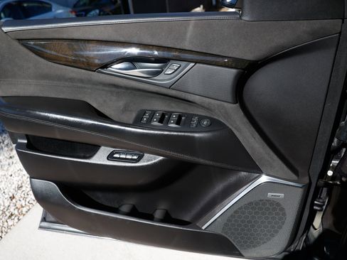 Used 2017 Cadillac Escalade ESV Platinum image 47