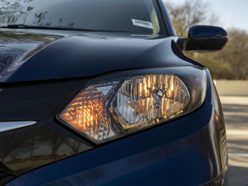 Used 2016 Honda HR-V EX image 11