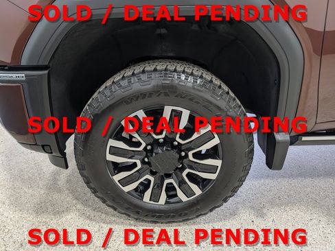 Used 2024 GMC Sierra 2500 Denali Ultimate AWD/4WD image 12