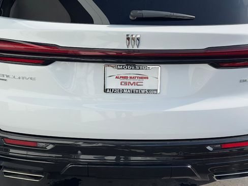 Used 2025 Buick Enclave Sport Touring image 5