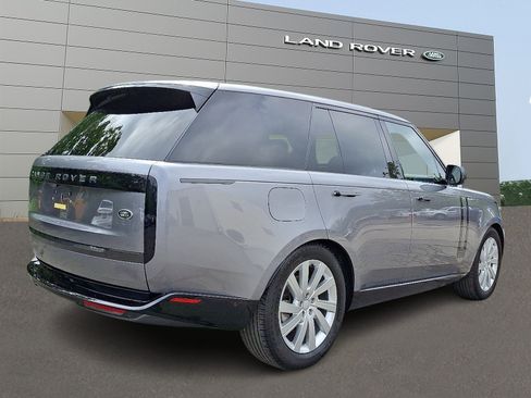 Certified 2023 Land Rover Range Rover SE image 2