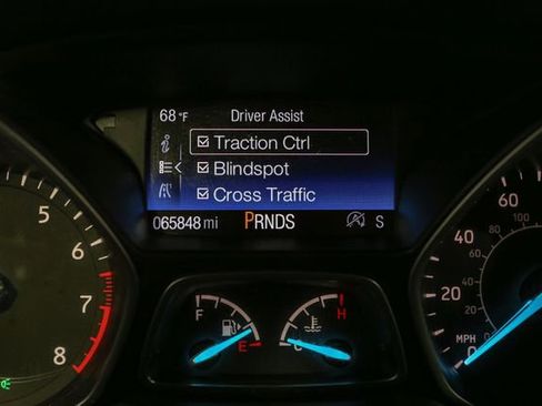 Used 2017 Ford Escape SE w/ Equipment Group 201A image 28