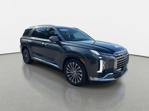 Used 2023 Hyundai Palisade Calligraphy w/ Cargo Package AWD/4WD image 2