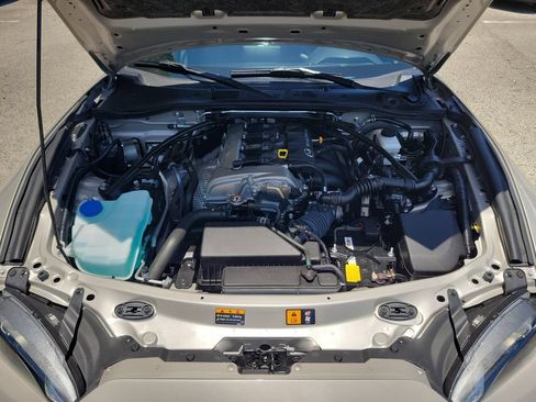Used 2023 MAZDA MX-5 Miata Club RWD image 34