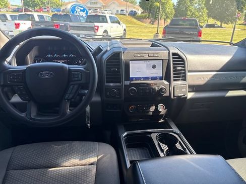 Used 2021 Ford F250 XLT w/ XLT Premium Package AWD/4WD image 13