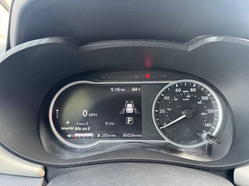 Used 2020 Nissan Versa SV FWD image 19