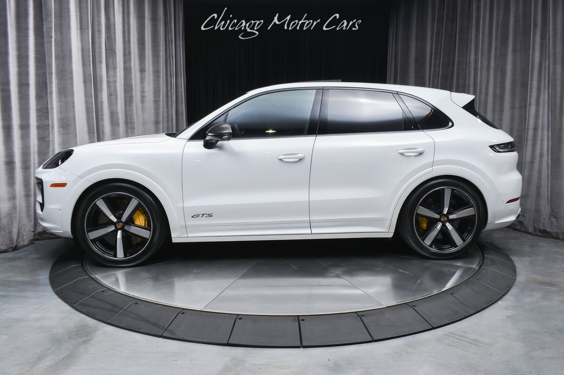 Used 2025 Porsche Cayenne GTS AWD/4WD image 1