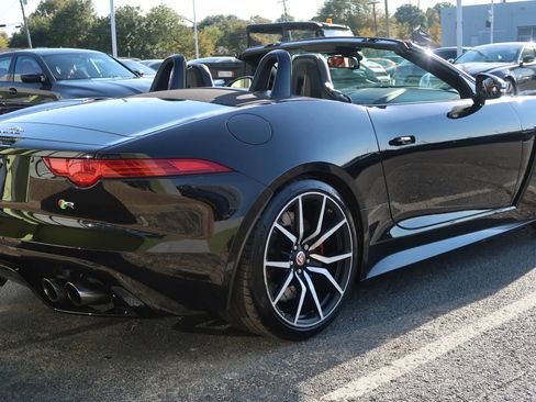 Used 2016 Jaguar F-TYPE R image 15
