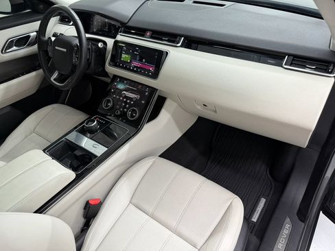 Used 2018 Land Rover Range Rover Velar R-Dynamic SE image 21