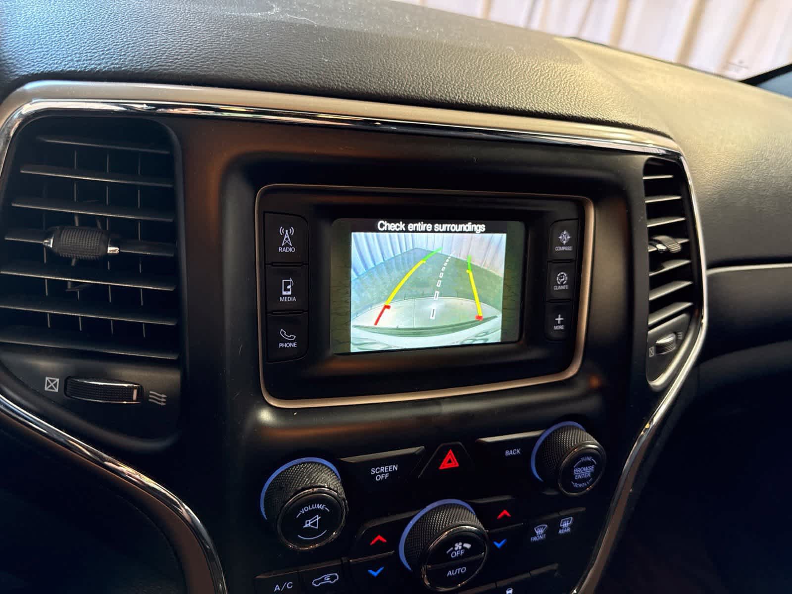 Used 2017 Jeep Grand Cherokee Laredo AWD/4WD image 30