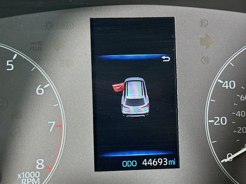 Used 2023 Toyota Corolla Cross L image 17