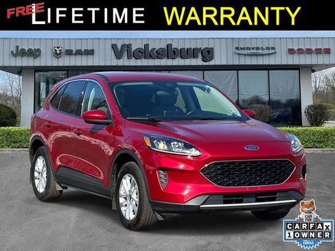Used 2020 Ford Escape SE image 1