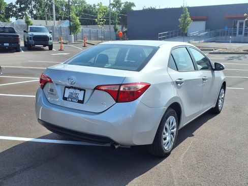 Used 2018 Toyota Corolla LE FWD image 4