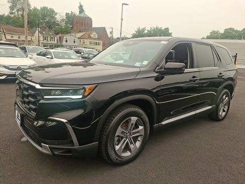 Used 2023 Honda Pilot EX-L image 3