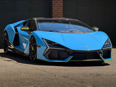 Used 2024 Lamborghini Revuelto AWD/4WD image 1