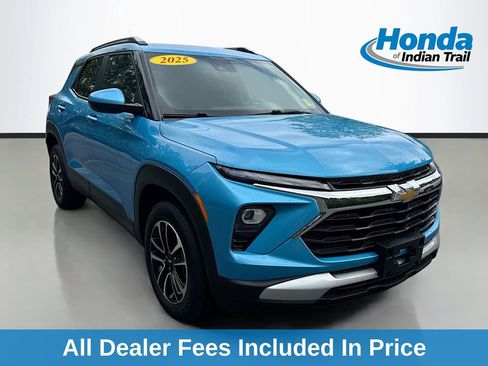 Used 2025 Chevrolet TrailBlazer LT AWD/4WD image 1