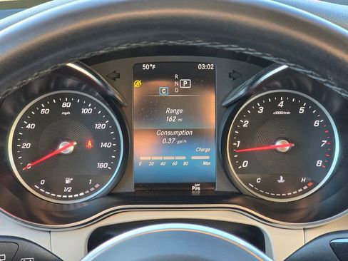 Used 2021 Mercedes-Benz GLC 300 4MATIC image 24