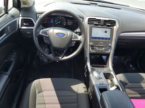 Used 2020 Ford Fusion SE image 29