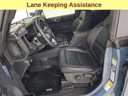 Used 2025 Ford Bronco Badlands image 10