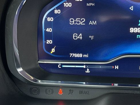 Used 2022 Chevrolet Suburban Z71 image 37