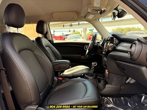 Used 2018 MINI Cooper 2-Door Hardtop FWD image 28
