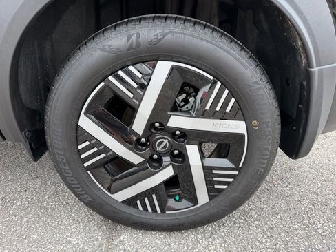 Used 2026 Nissan Kicks SV image 10