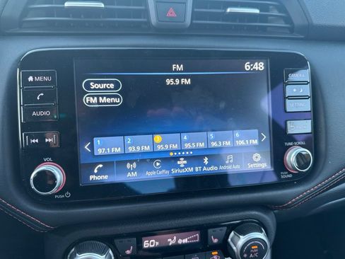 Used 2024 Nissan Versa SR FWD image 17