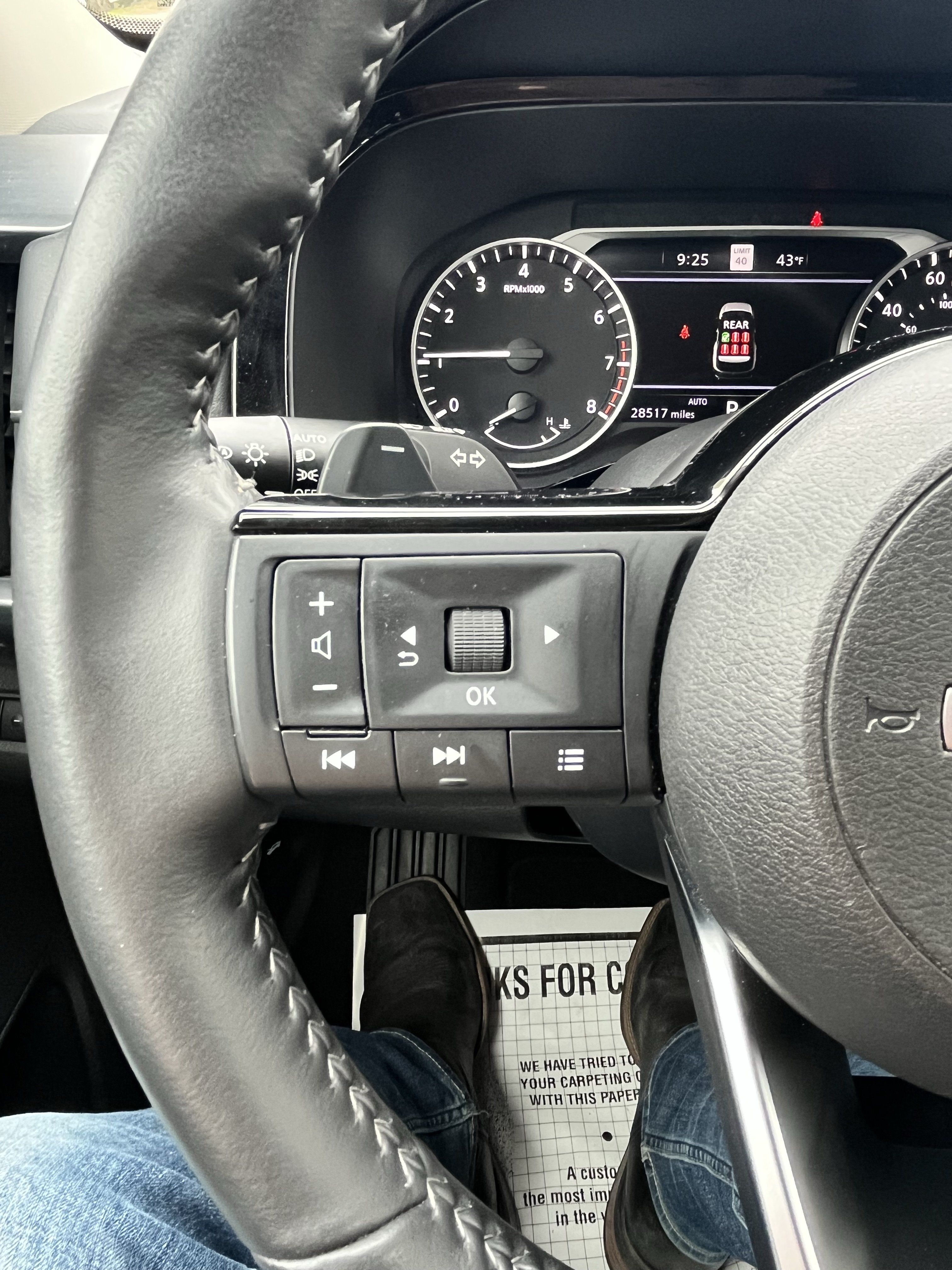 Used 2025 Nissan Pathfinder SL AWD/4WD image 20