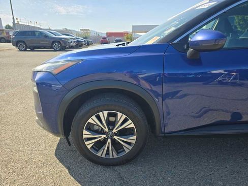Used 2022 Nissan Rogue SV FWD image 13