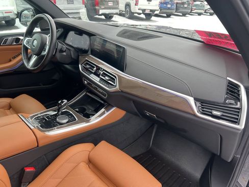 Used 2023 BMW X5 xDrive40i w/ M Sport Package image 23