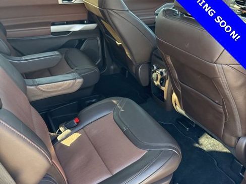 Used 2021 Ford Explorer King Ranch w/ Premium Technology Package image 18