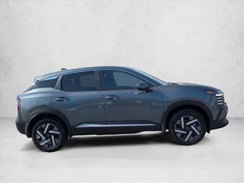 Used 2025 Nissan Kicks SV w/ Charging Package image 9