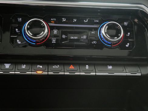 New 2026 GMC Sierra 3500 Denali w/ Denali Reserve Package image 24