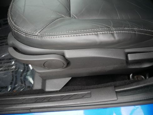 Used 2011 Ford Focus SEL FWD image 19