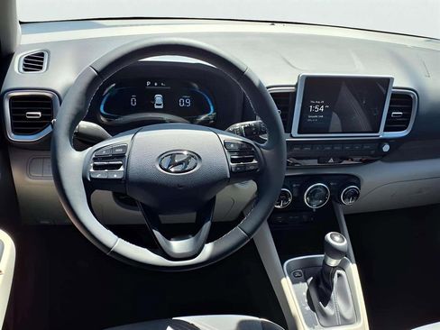 New 2025 Hyundai Venue Limited image 11