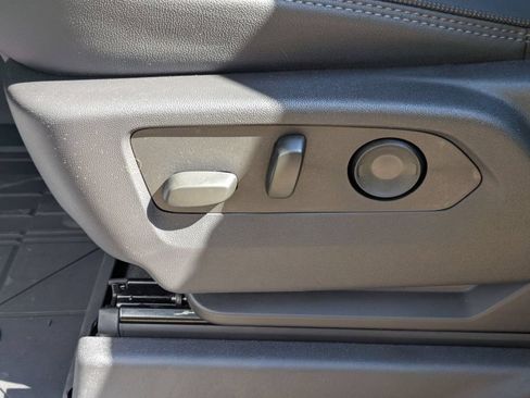 New 2026 Chevrolet Silverado 1500 High Country AWD/4WD image 12