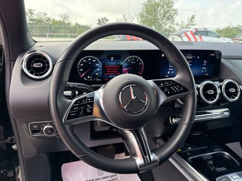 Used 2025 Mercedes-Benz GLA 250 image 11