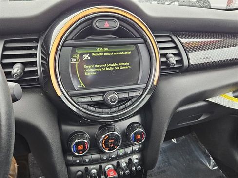 Used 2018 MINI Cooper S image 17